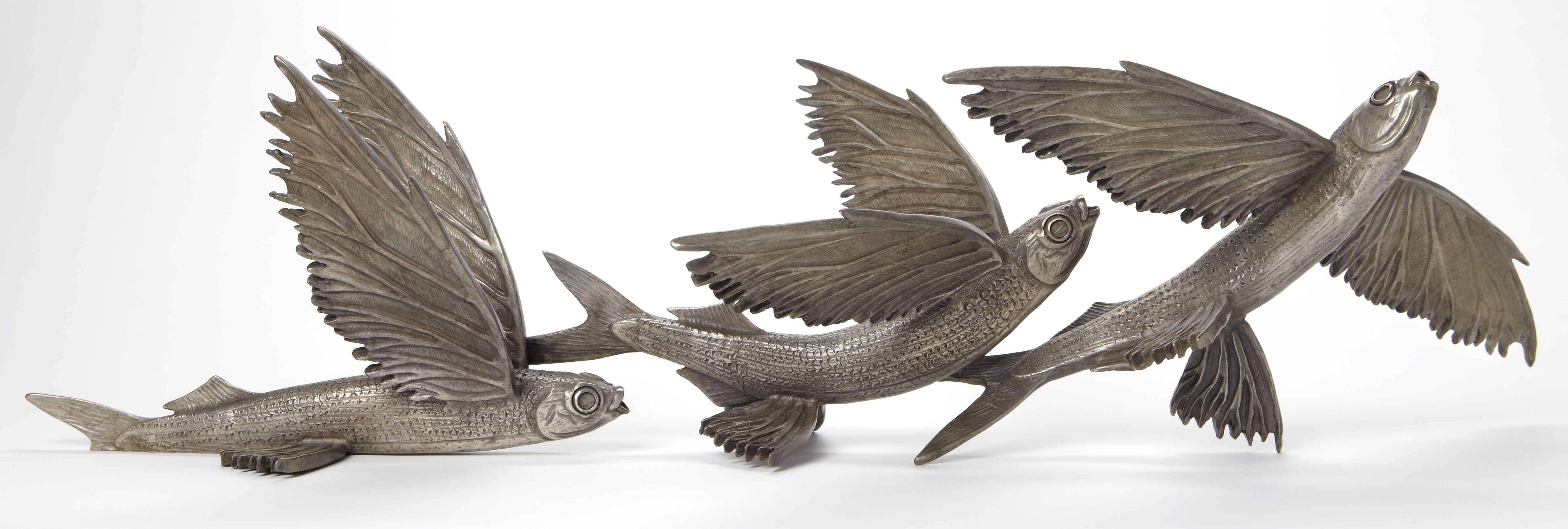 <img src="http://flying fish_bronze_sculpture_marine life_n.jpg" alt="fish">